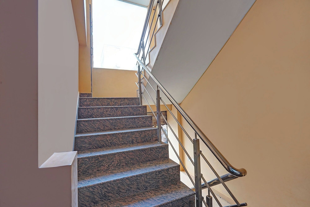 Fabhotel Hm Inn