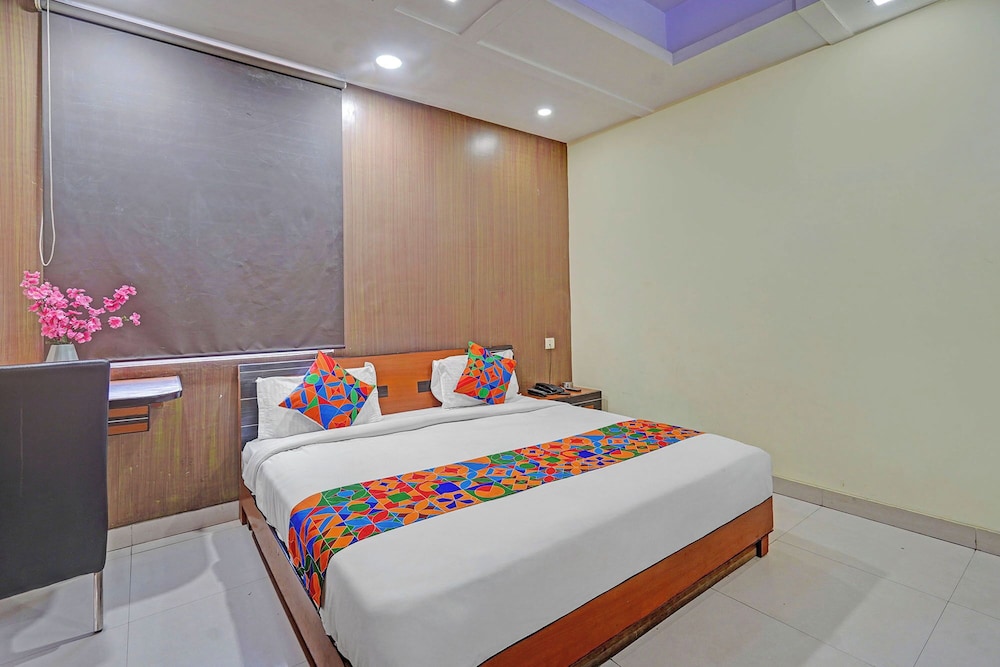 Fabhotel Hm Inn