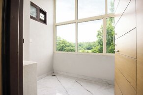 Fabhotel Rudra