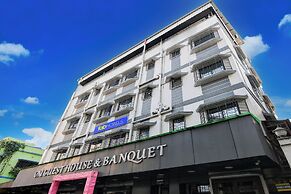 FabHotel Om Guest House & Banquet