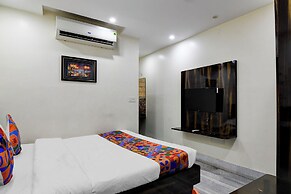 FabHotel Om Guest House & Banquet