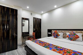 FabHotel Om Guest House & Banquet