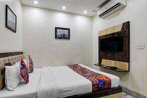 FabHotel Om Guest House & Banquet