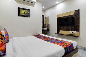 FabHotel Om Guest House & Banquet