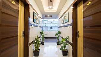 Fabhotel Royal Blue Meridian Inn