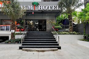 Fabhotel Palm Tree