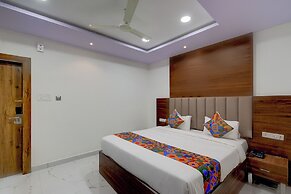 Fabhotel Palm Tree