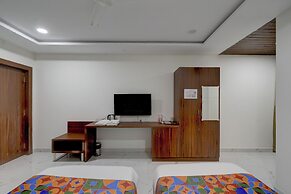 Fabhotel Palm Tree