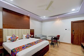 Fabhotel Palm Tree