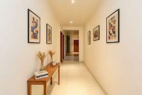 Fabhotel Relax Inn Executive