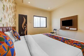 Fabhotel Relax Inn Executive