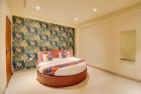 Fabhotel Relax Inn Executive