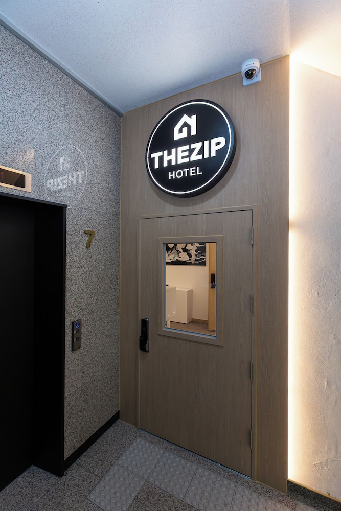 THEZIP Hotel
