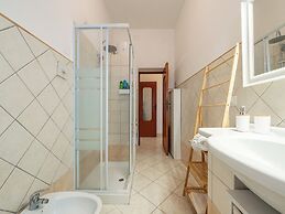 First-floor Apartment Just Steps From the sea