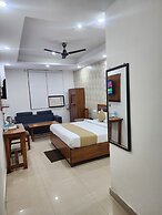 Frolic Hotel Near Sec 52 Noida Metro Station