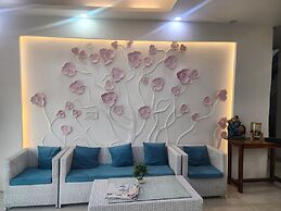 Frolic Hotel Near Sec 52 Noida Metro Station