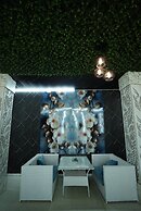 Frolic Hotel Near Sec 52 Noida Metro Station