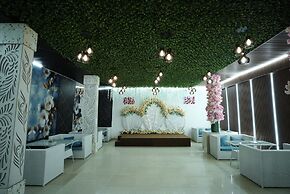 Frolic Hotel Near Sec 52 Noida Metro Station