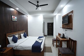 Frolic Hotel Near Sec 52 Noida Metro Station