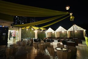 Frolic Hotel Near Sec 52 Noida Metro Station