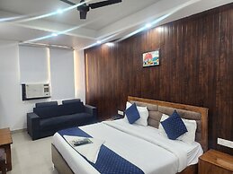 Frolic Hotel Near Sec 52 Noida Metro Station