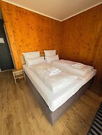 URBAN OAK Smart Stay