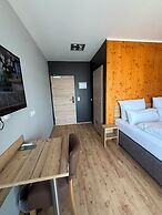 URBAN OAK Smart Stay