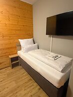 URBAN OAK Smart Stay