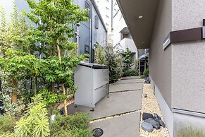 Nishi-Shinjuku Apartment