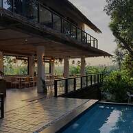 Jungle Nest Resort