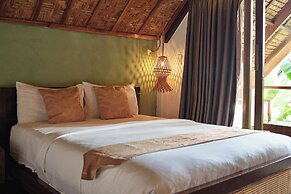 Jungle Nest Resort