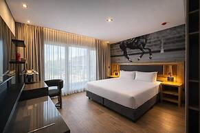 Radisson RED Funes