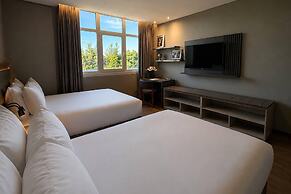 Radisson RED Funes