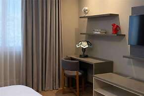 Radisson RED Funes