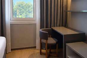 Radisson RED Funes