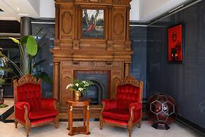 Radisson RED Funes