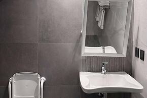 Radisson RED Funes