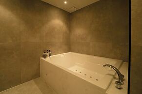 Jamsil Lounge Hotel