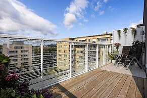 Charming Oslo Apt - Modern Comfort & City View