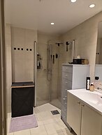 Charming Oslo Apt - Modern Comfort & City View