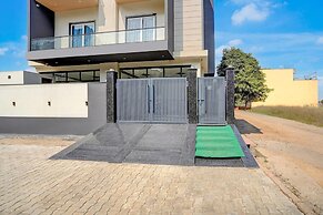 Collection O Zeta I Noida