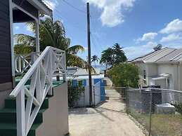 Sheridan's Place - 1 Minute Walk to the Beach