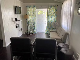 Sheridan's Place - 1 Minute Walk to the Beach