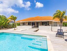 Kas di Sono Pool & Jacuzzi Private Beach