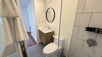 w Chic Inviting 2BR w Balcony in Miraflores