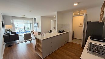w Chic Inviting 2BR w Balcony in Miraflores