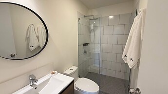 w Chic Inviting 2BR w Balcony in Miraflores