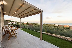 Petra Thea Chrani - Seaview Enchanting Nest