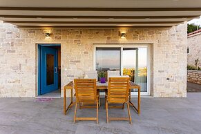 Petra Thea Chrani - Seaview Enchanting Nest