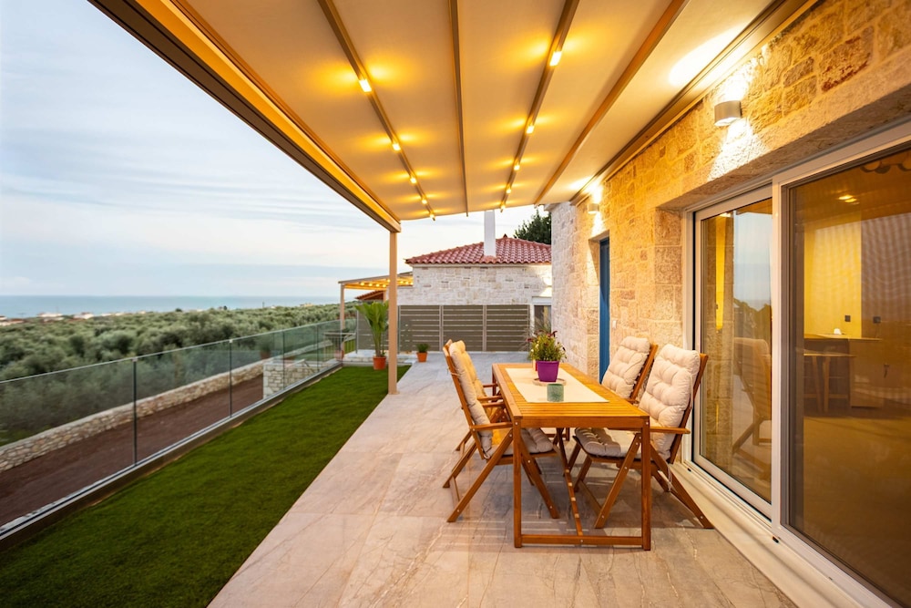 Petra Thea Chrani - Seaview Enchanting Nest